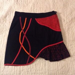 AAsymmetrical Skirt